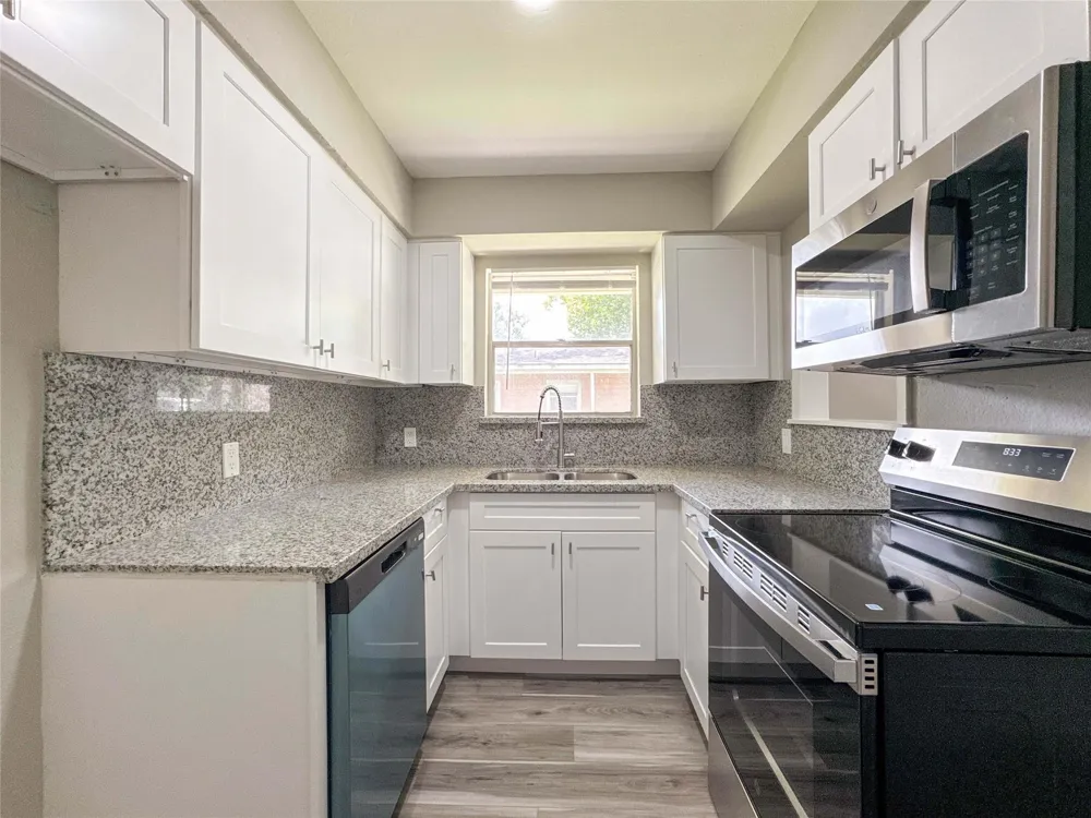 4537 Dakota Street #1 Dickinson, TX 77539