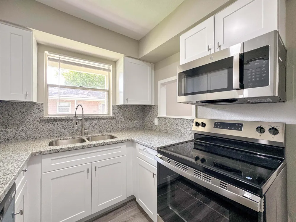 4537 Dakota Street #1 Dickinson, TX 77539