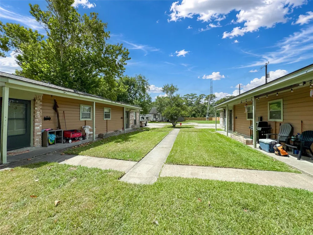 4537 Dakota Street #1 Dickinson, TX 77539