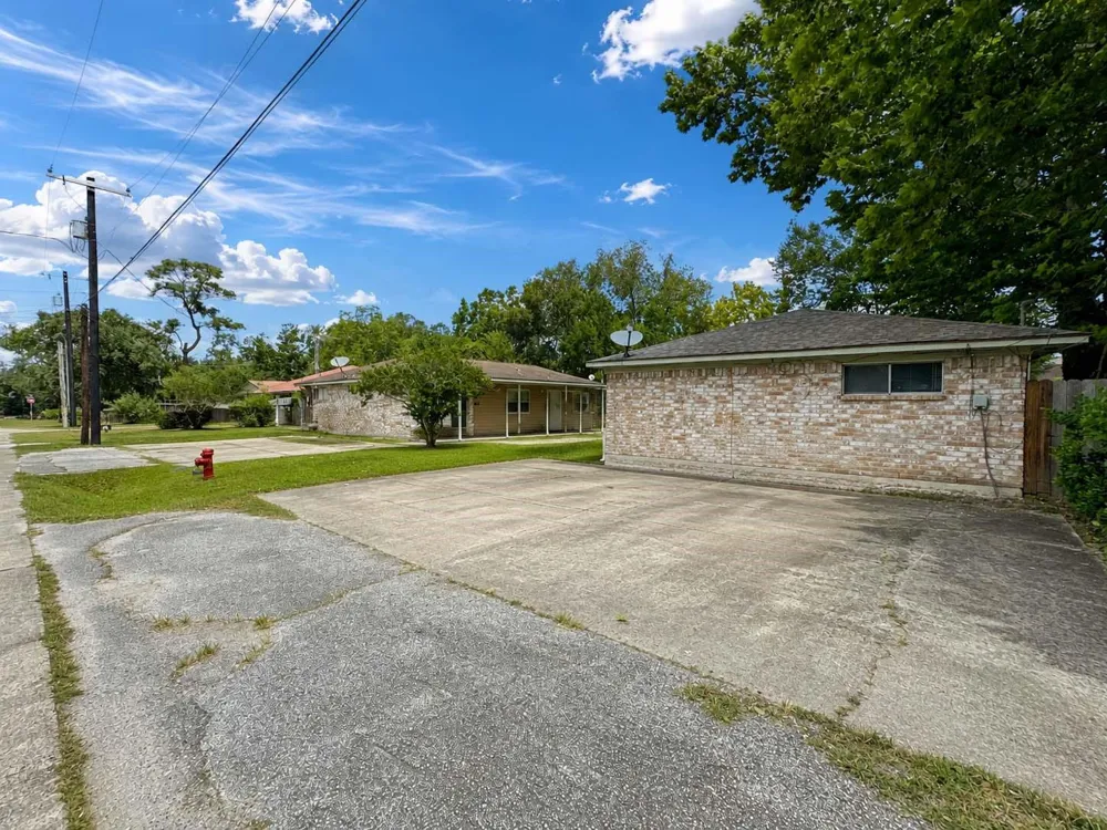 4537 Dakota Street #1 Dickinson, TX 77539