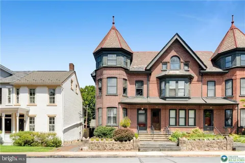131 E WALL STREET