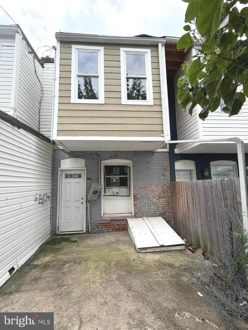 2712 E MONUMENT STREET E Baltimore, MD 21205
