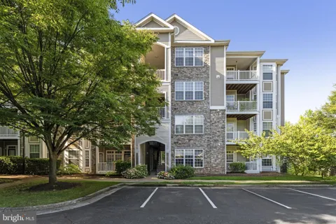 512 SUNSET VIEW TERRACE SE #204