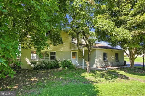 404 HILLTOWN PIKE