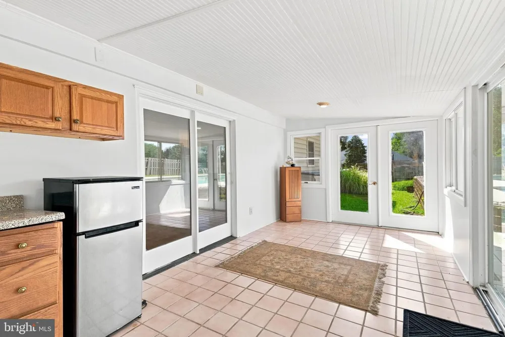 404 HILLTOWN PIKE Line Lexington, PA 18932