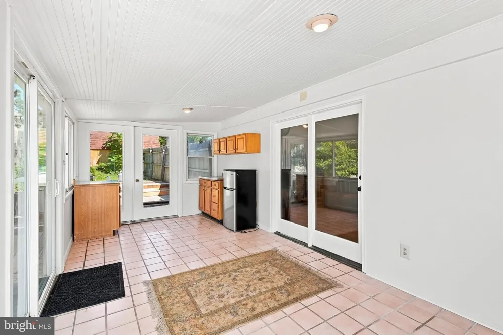404 HILLTOWN PIKE Line Lexington, PA 18932