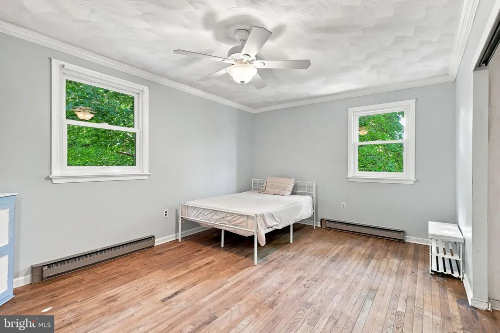 404 HILLTOWN PIKE Line Lexington, PA 18932