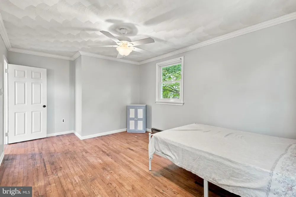 404 HILLTOWN PIKE Line Lexington, PA 18932