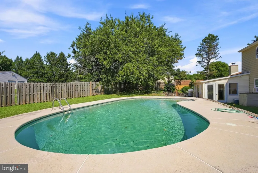 404 HILLTOWN PIKE Line Lexington, PA 18932