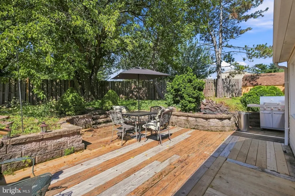 404 HILLTOWN PIKE Line Lexington, PA 18932