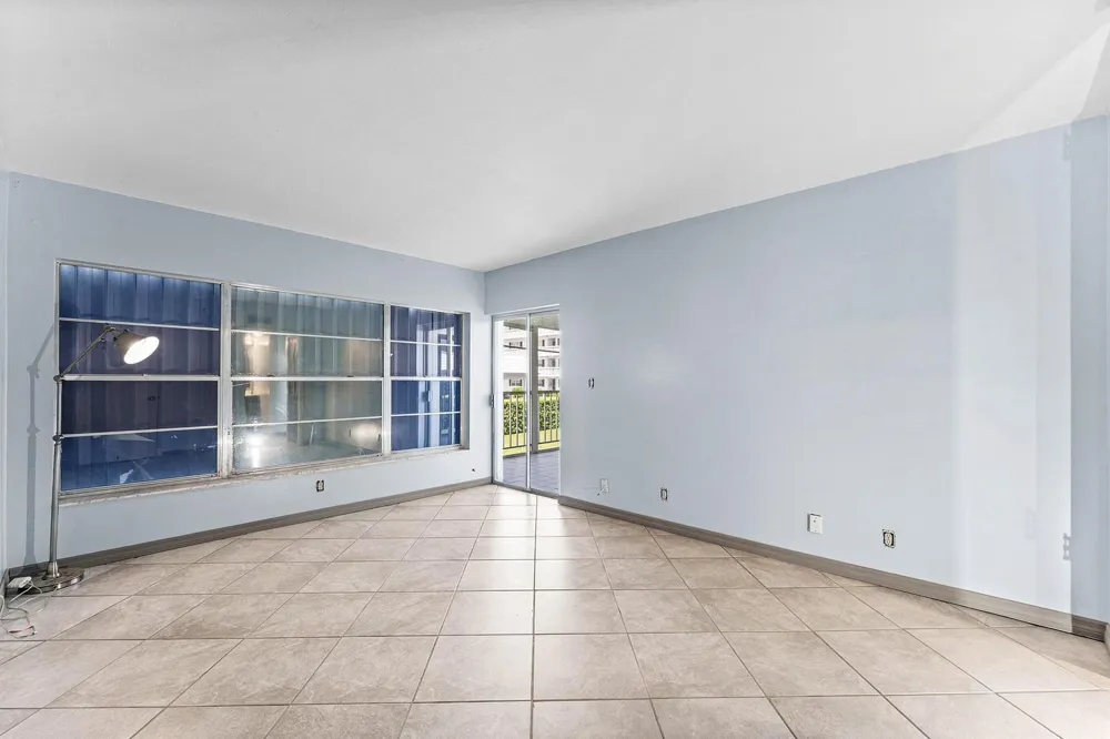 155 Yacht Club Drive #101 North Palm Beach, FL 33408