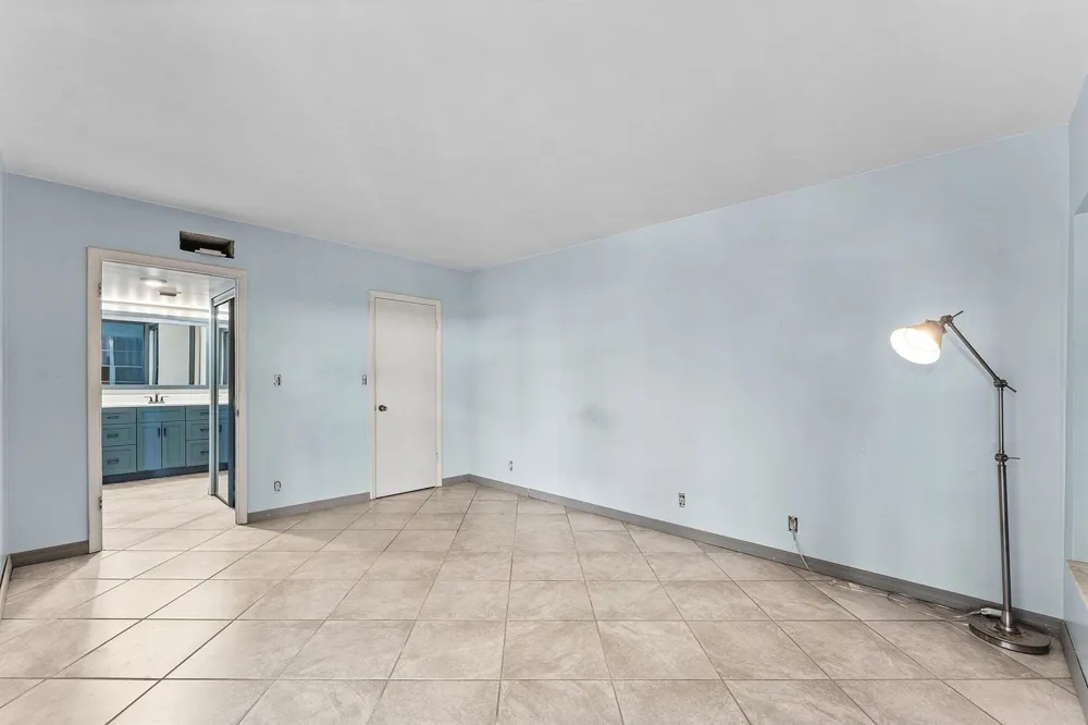 155 Yacht Club Drive #101 North Palm Beach, FL 33408