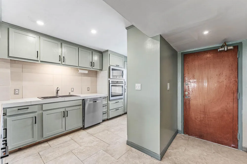155 Yacht Club Drive #101 North Palm Beach, FL 33408