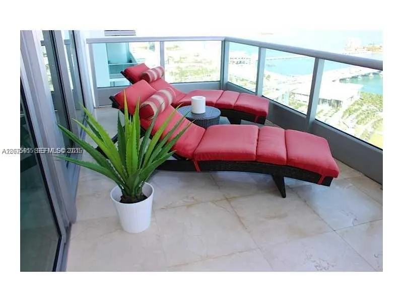 900 Biscayne Blvd #4207 Miami, FL 33132