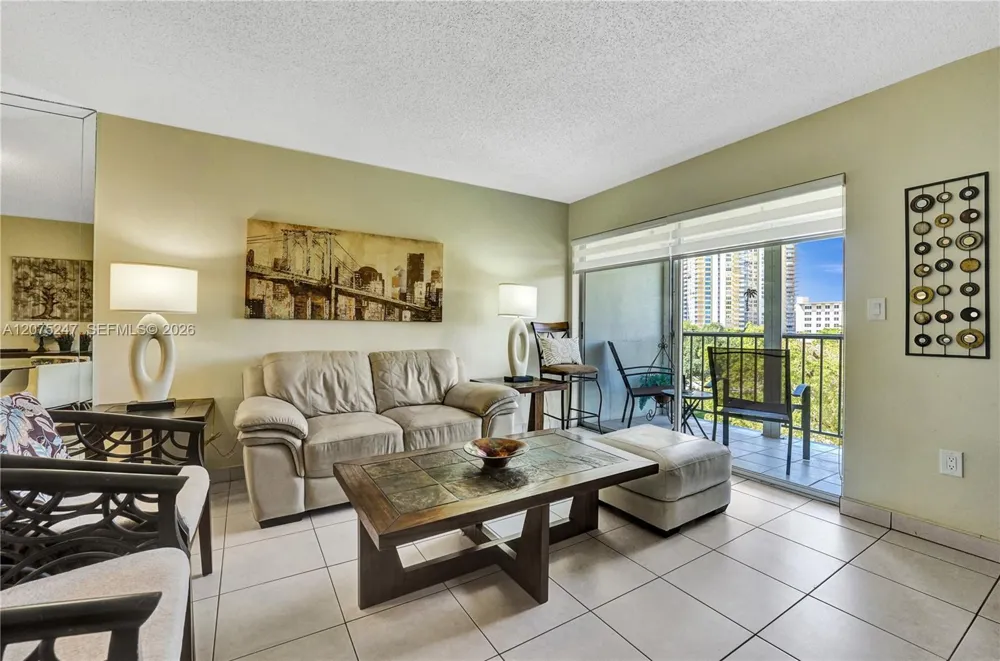 201 178th Dr #403 Sunny Isles Beach, FL 33160