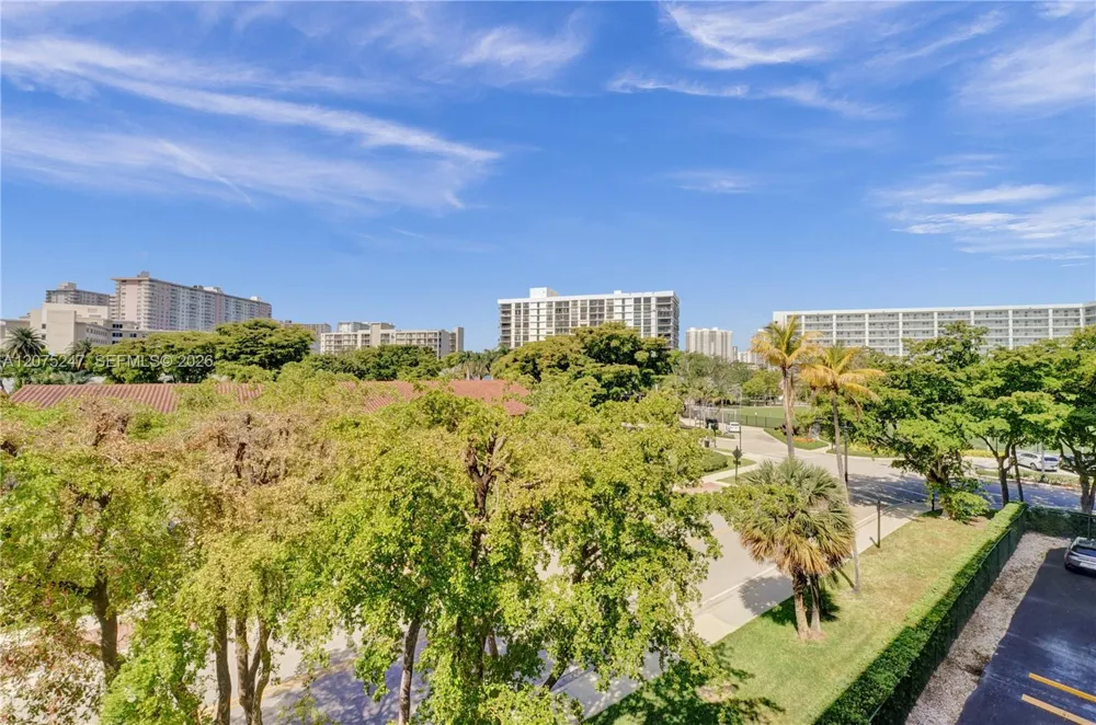 201 178th Dr #403 Sunny Isles Beach, FL 33160