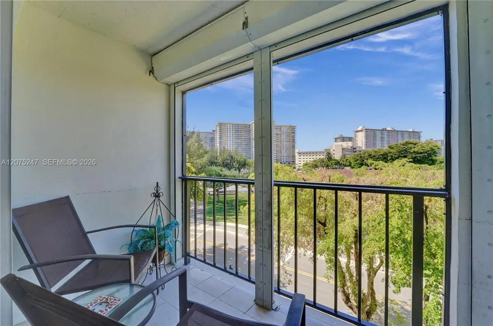 201 178th Dr #403 Sunny Isles Beach, FL 33160