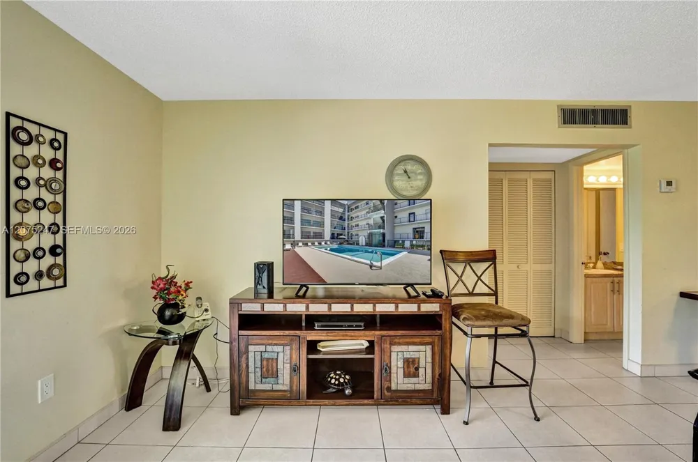 201 178th Dr #403 Sunny Isles Beach, FL 33160