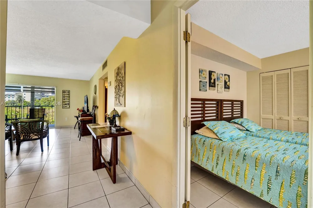 201 178th Dr #403 Sunny Isles Beach, FL 33160