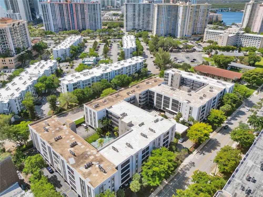 201 178th Dr #403 Sunny Isles Beach, FL 33160
