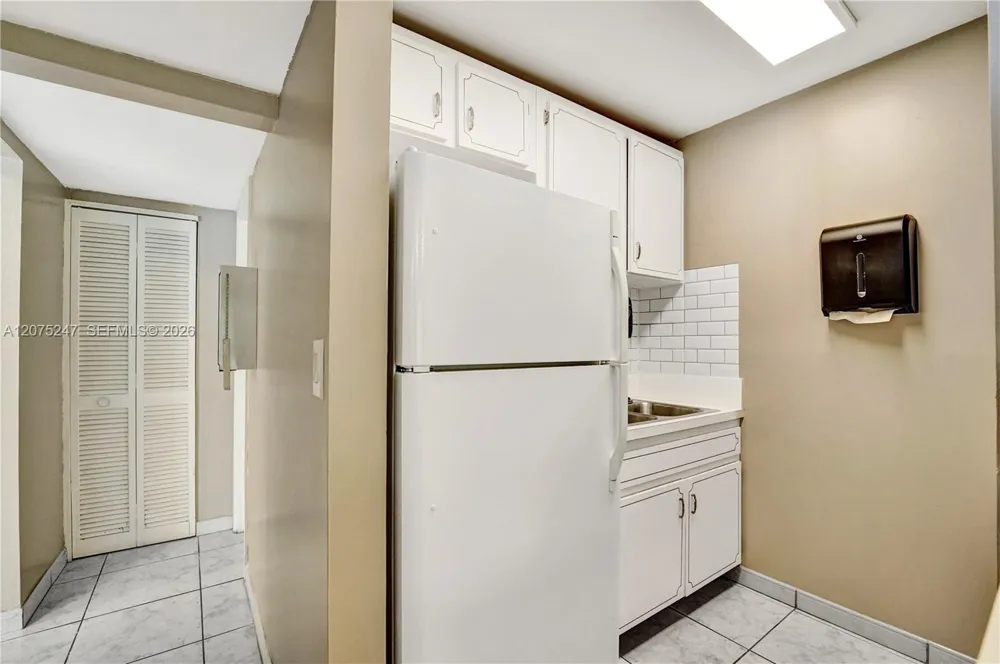 201 178th Dr #403 Sunny Isles Beach, FL 33160