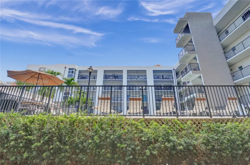 201 178th Dr #403 Sunny Isles Beach, FL 33160