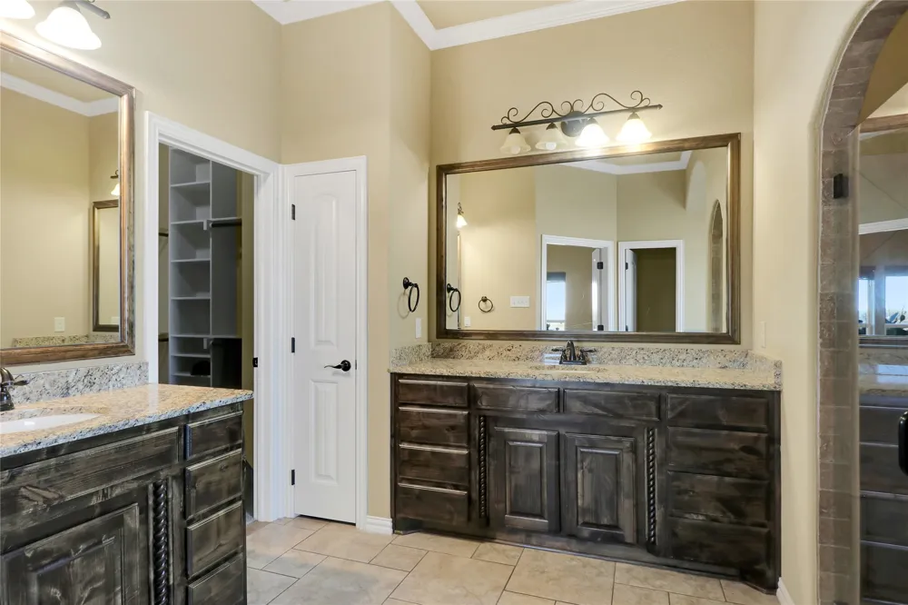 694 Jennings Lane Azle, TX 76020