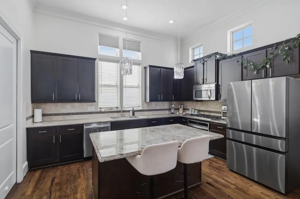 2705 Arabelle Grove Houston, TX 77007