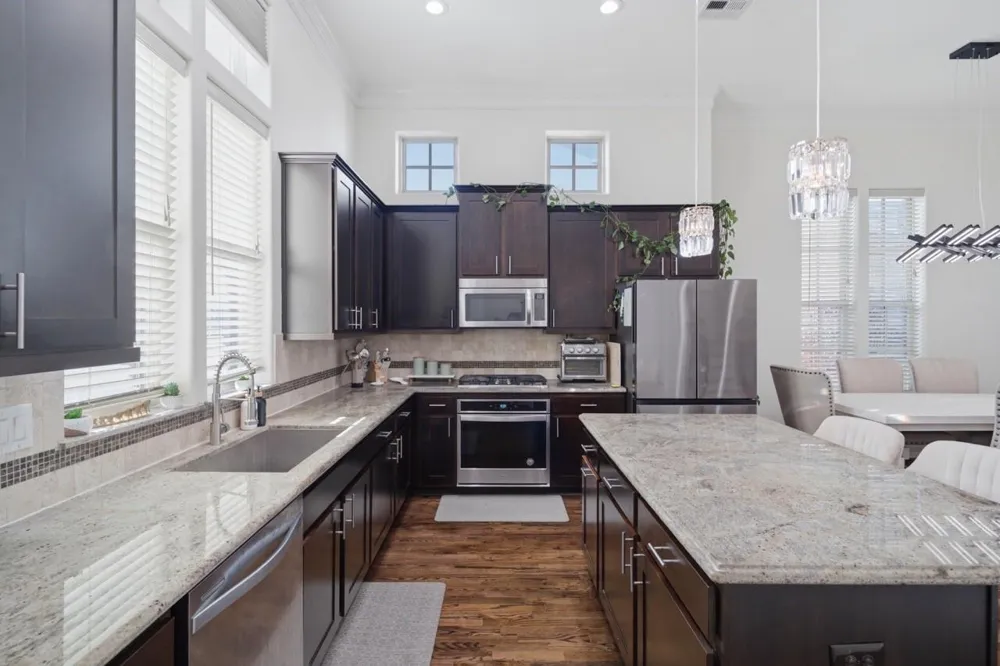 2705 Arabelle Grove Houston, TX 77007