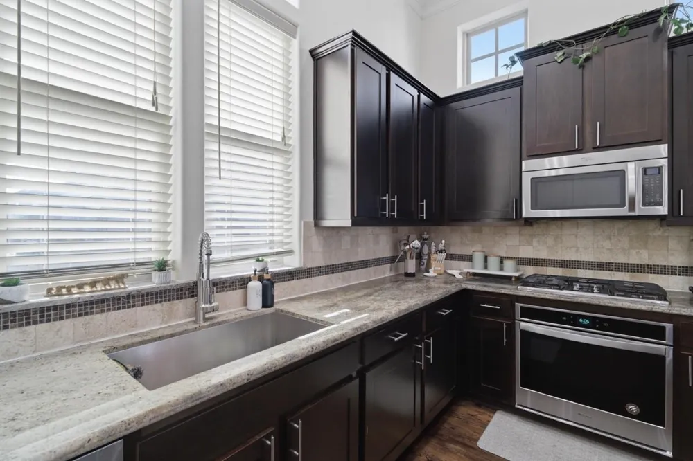 2705 Arabelle Grove Houston, TX 77007
