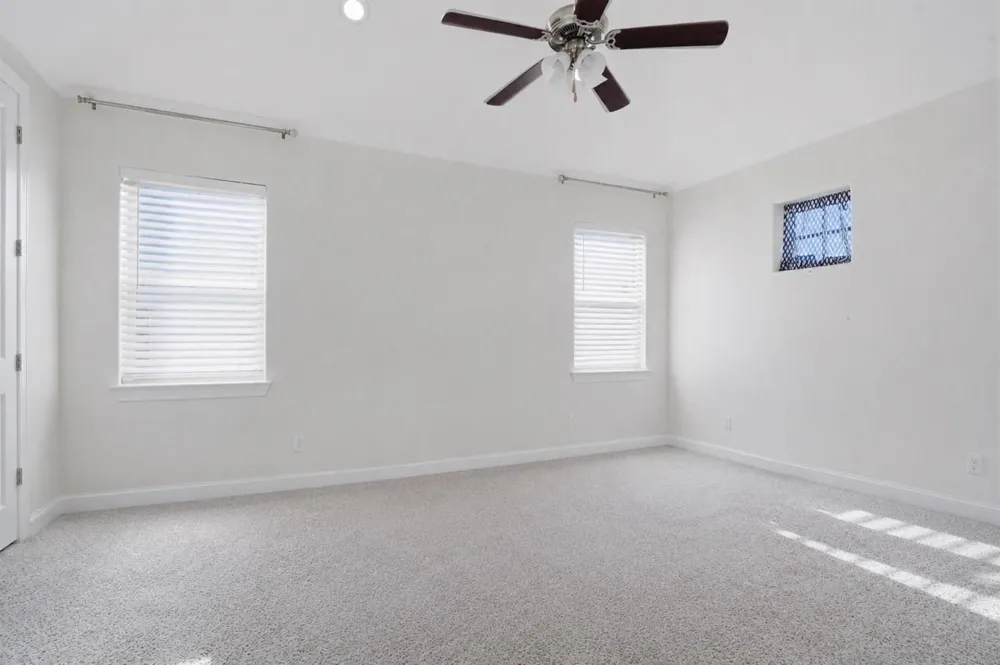 2705 Arabelle Grove Houston, TX 77007