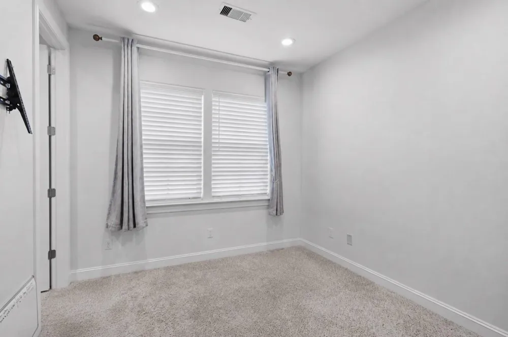 2705 Arabelle Grove Houston, TX 77007