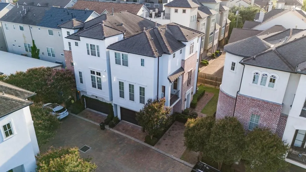 2705 Arabelle Grove Houston, TX 77007