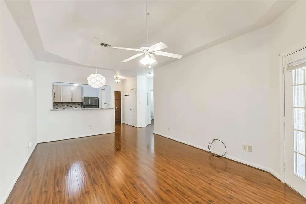 2803 Kings Crossing Drive #303 Kingwood, TX 77345