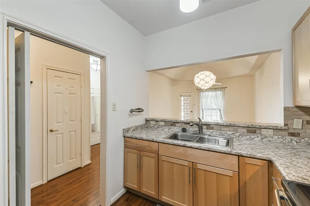 2803 Kings Crossing Drive #303 Kingwood, TX 77345