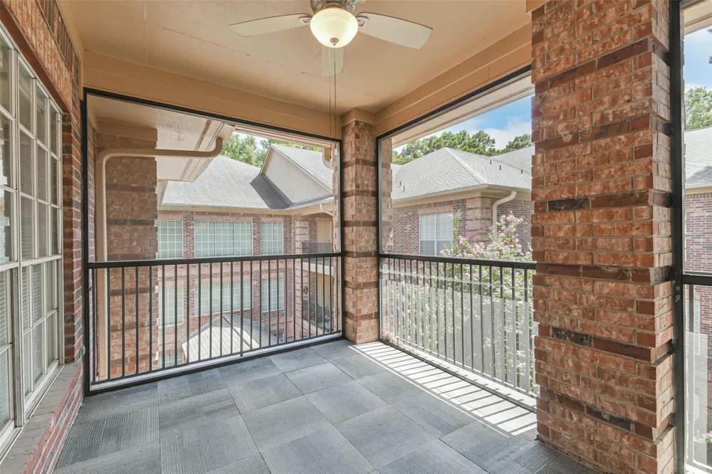 2803 Kings Crossing Drive #303 Kingwood, TX 77345
