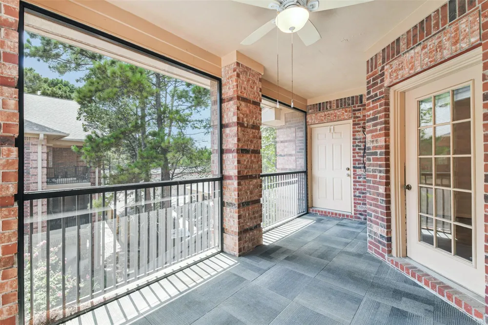 2803 Kings Crossing Drive #303 Kingwood, TX 77345