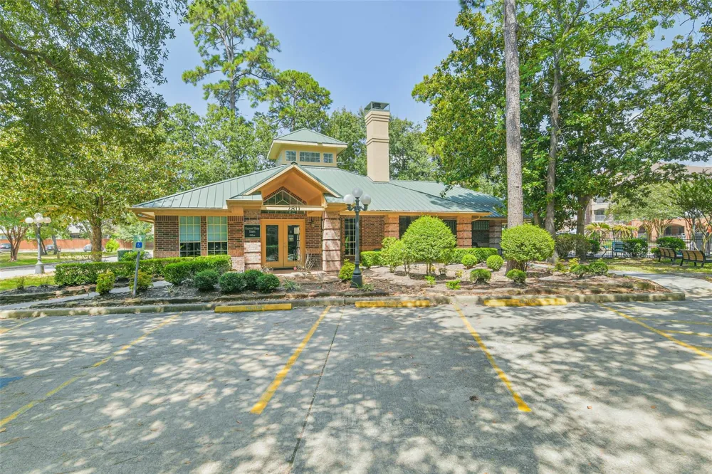 2803 Kings Crossing Drive #303 Kingwood, TX 77345