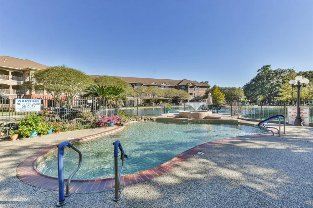 2803 Kings Crossing Drive #303 Kingwood, TX 77345