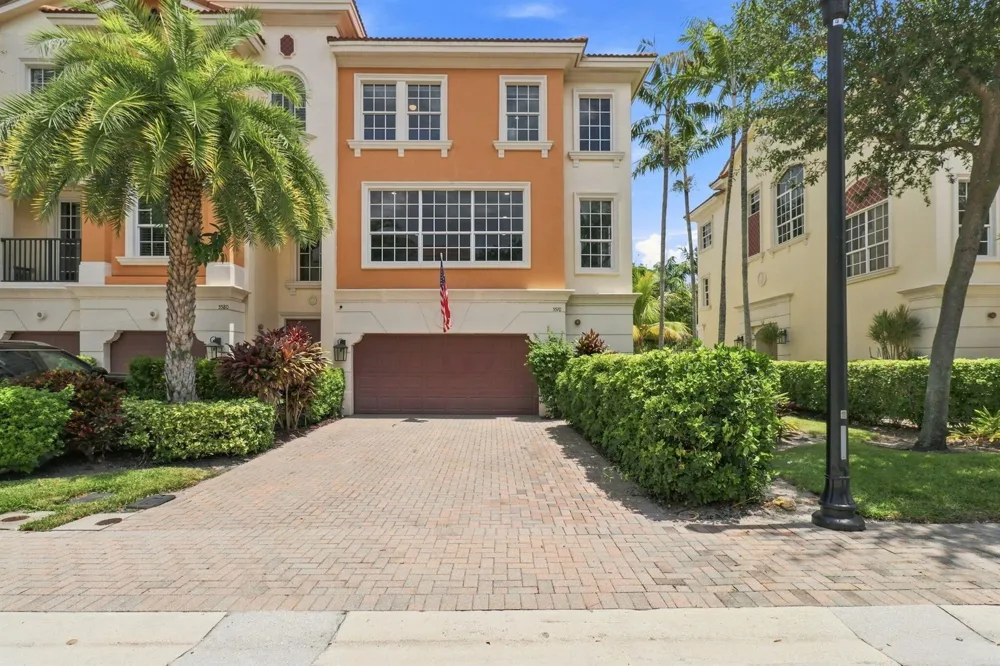 5570 NE TRIESTE WAY Boca Raton, FL 33487