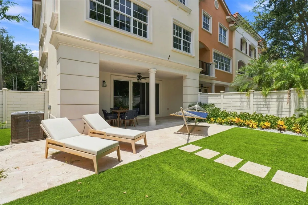 5570 NE TRIESTE WAY Boca Raton, FL 33487