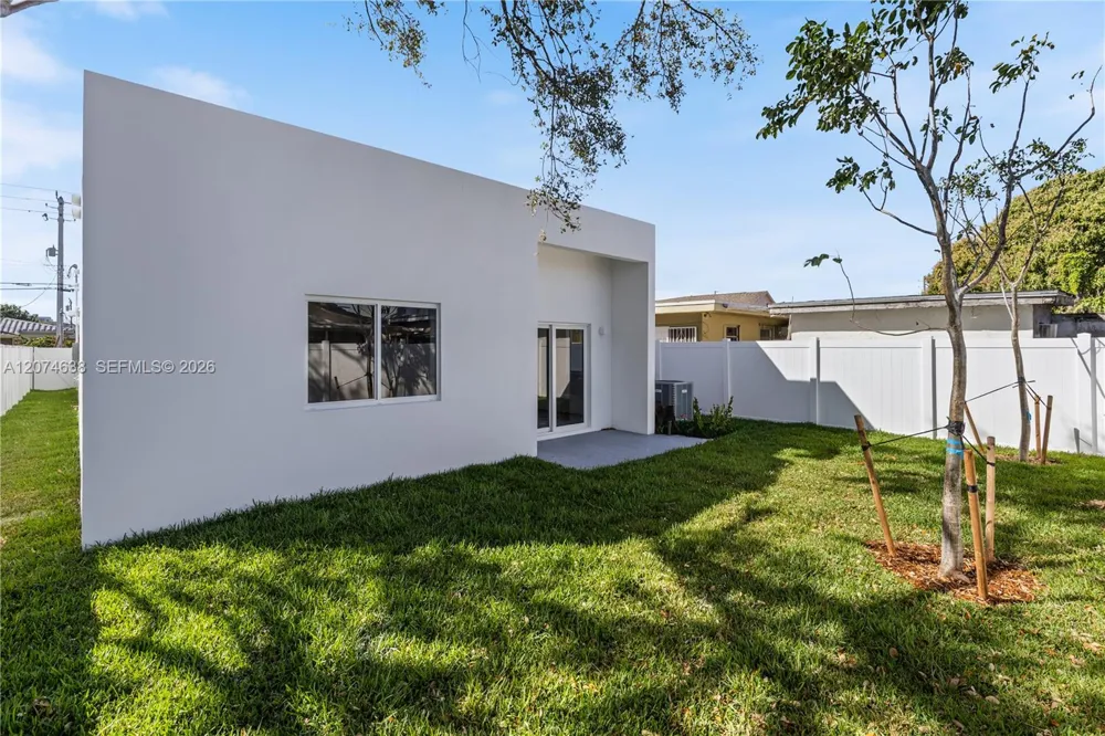 5735 SW 4th St Miami, FL 33144
