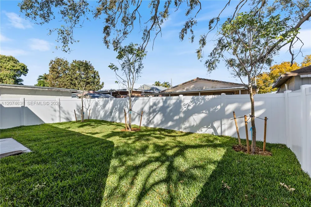5735 SW 4th St Miami, FL 33144