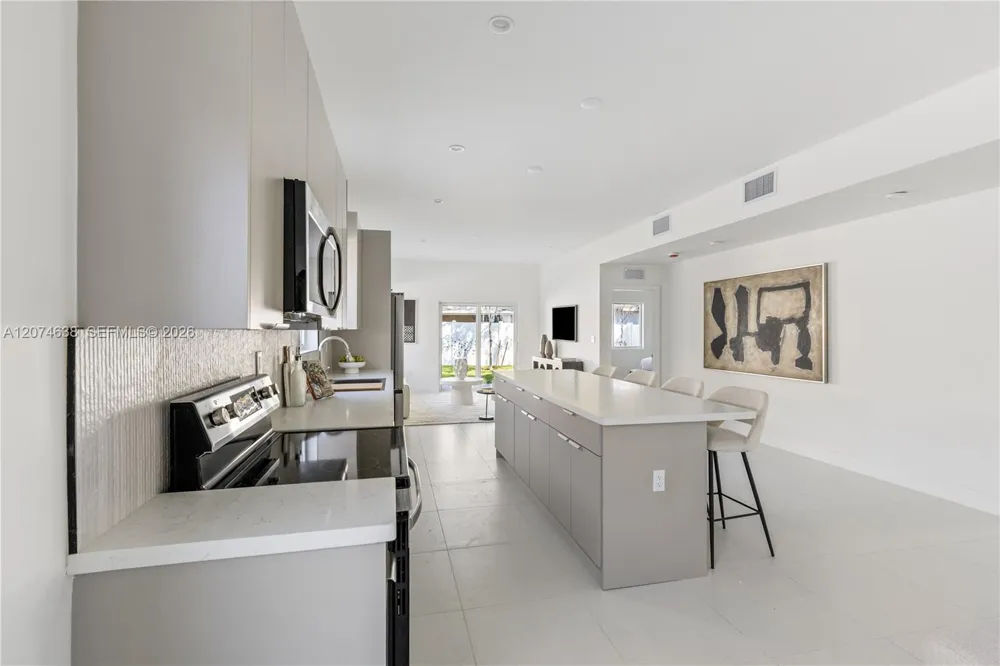 5735 SW 4th St Miami, FL 33144