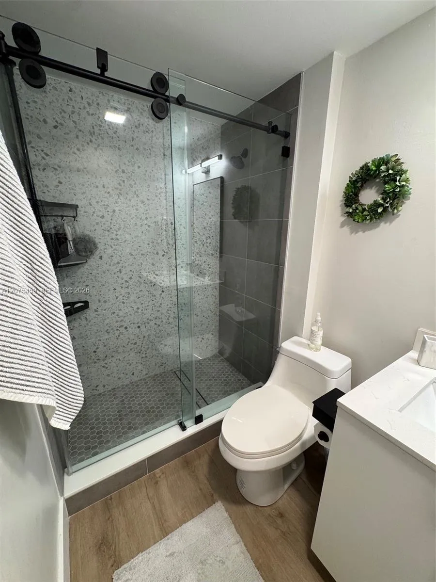 2420 Diana Dr #402 Hallandale Beach, FL 33009