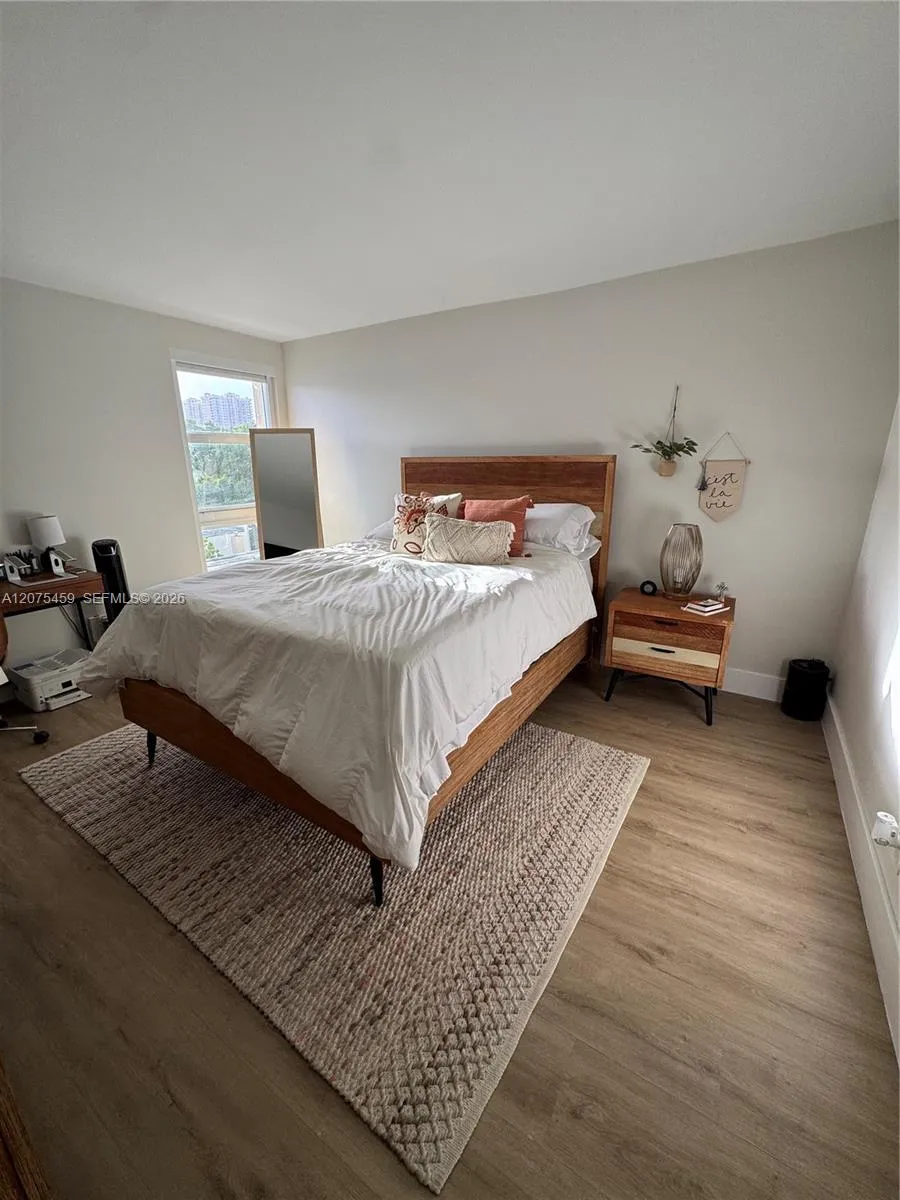 2420 Diana Dr #402 Hallandale Beach, FL 33009