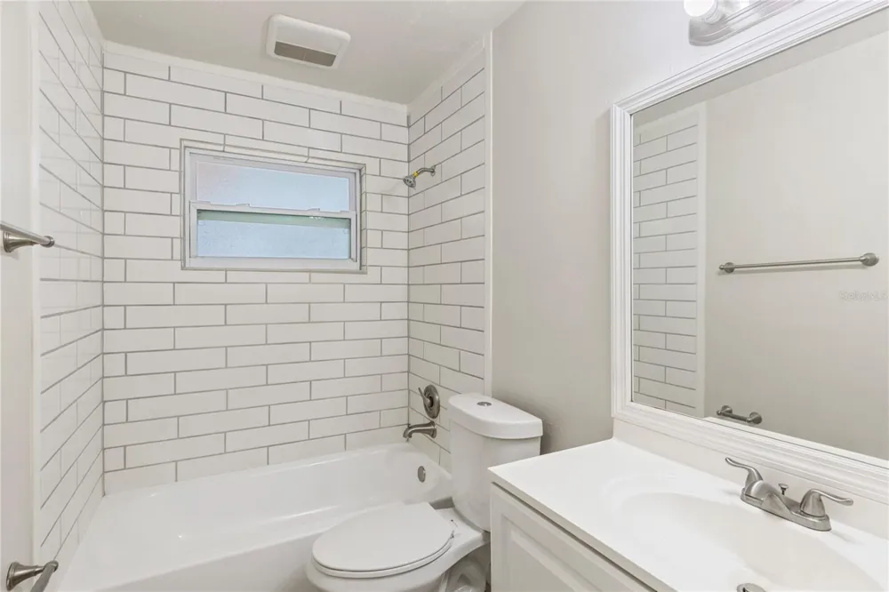 4680 CRONIN DRIVE Sarasota, FL 34232