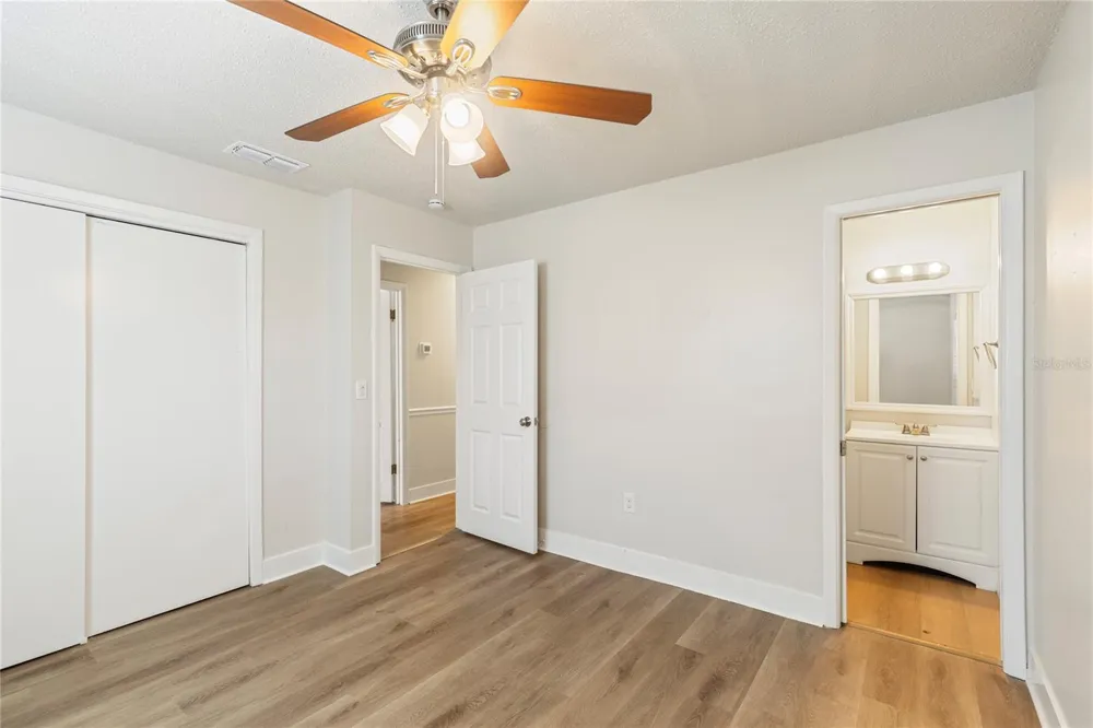 4680 CRONIN DRIVE Sarasota, FL 34232