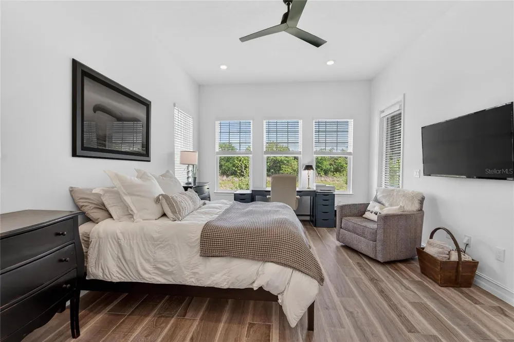 1071 SEAGRAPE DRIVE Ruskin, FL 33570