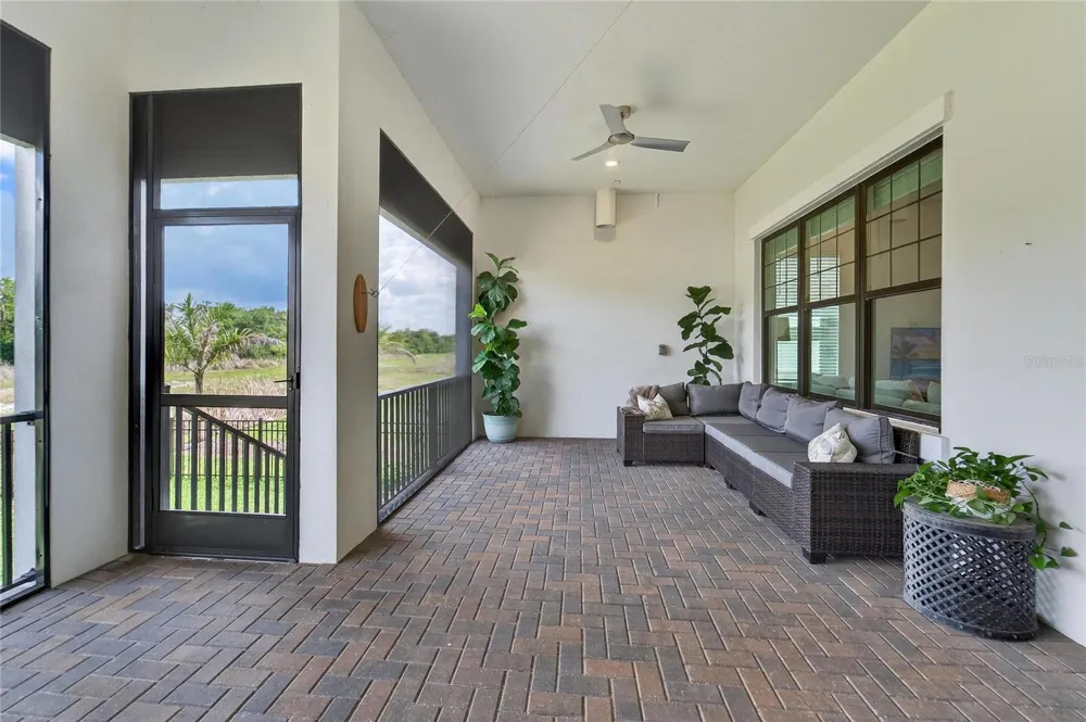 1071 SEAGRAPE DRIVE Ruskin, FL 33570